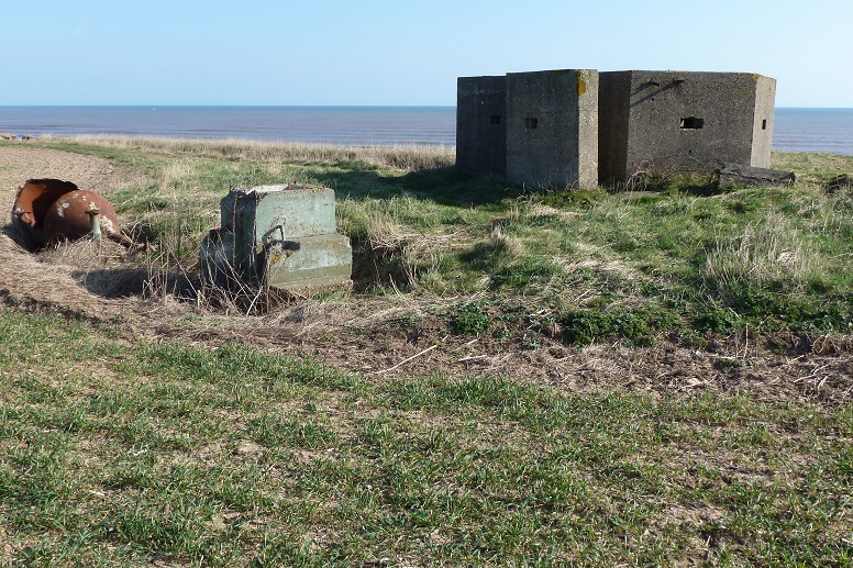  Holmpton pillbox and bunker: 13 April 2003 